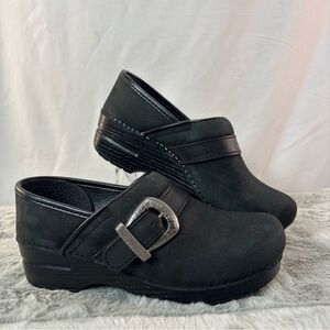 DANSKO Pammy Clog In Black Milled Nubuck Leather Buckles Women’s Size 35 / US 6